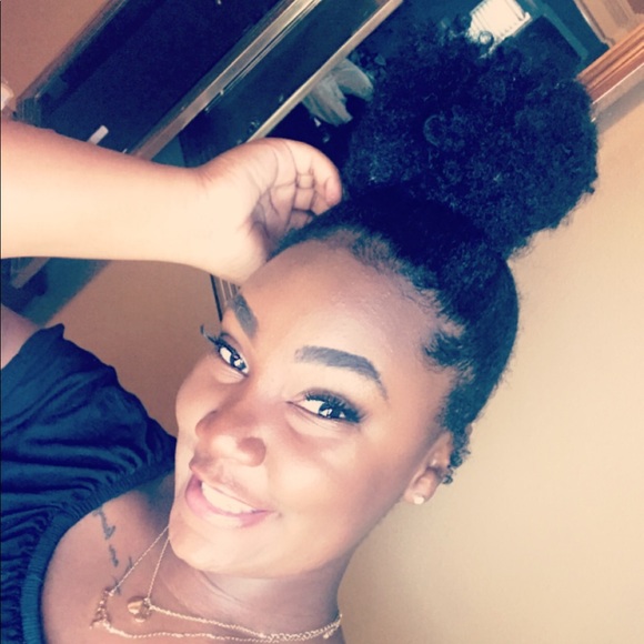 Meet your Posher, Krystal - Picture 1 of 1